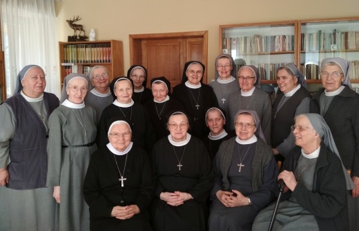 Ósma sesja dla sióstr „pięknego wieku” w Częstochowie